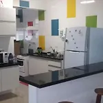 Apto na Enseada-Guarujá, a 150 metros da praia